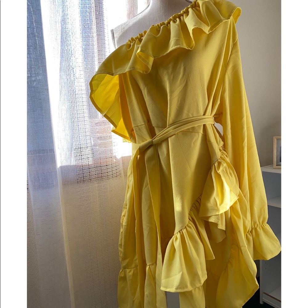 NWT BooHoo Yellow Ruffle Dress